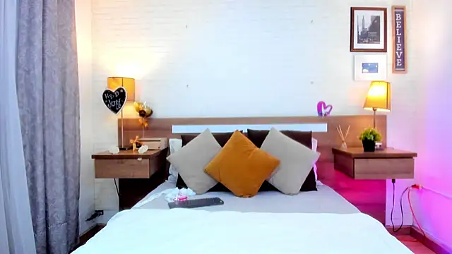 JenniferAuriston online show from 14, 4, 2026