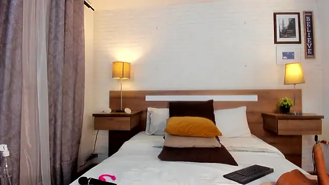 JenniferAuriston online show from 13, 2, 2026