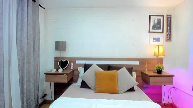 JenniferAuriston online show from 24, 3, 2026