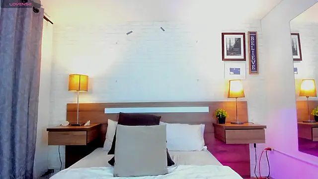 JenniferAuriston online show from 3, 11, 2025