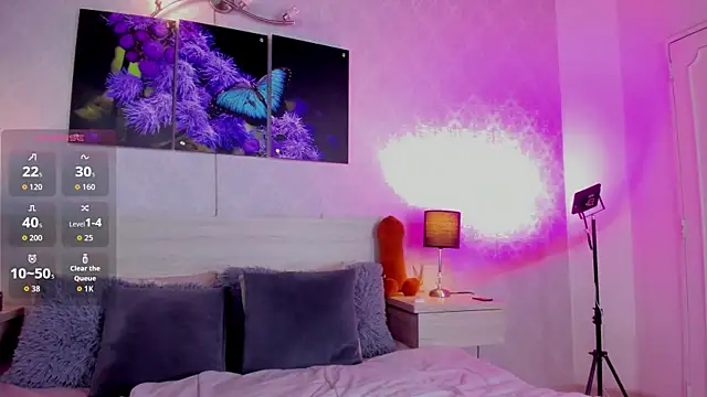 JenniferAuriston online show from 10, 10, 2025