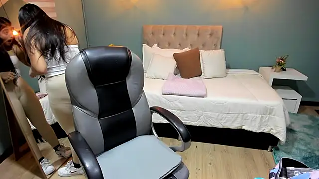 Miss Cataleya   online show from 8, 11, 2025