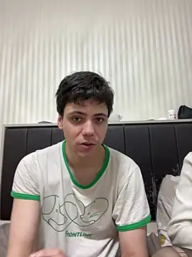 Snapshot of lovburger chatting on 7, 5, 2026 lovburger online show from 7, 5, 2026
