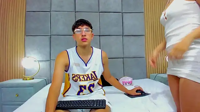 ChanellandMax online show from 4, 11, 2025