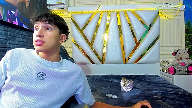 ChanellandMax online show from 24, 11, 2025