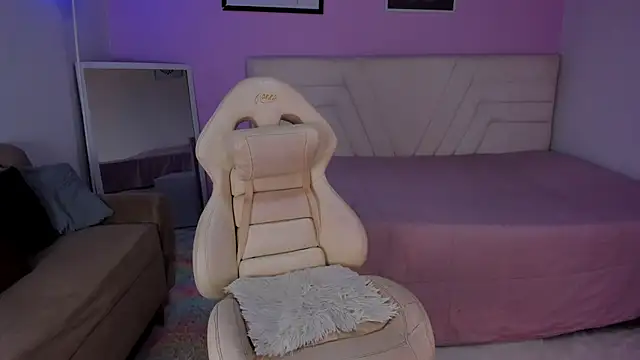 Snapshot of fressittalove01 chatting on 10, 10, 2025 fressittalove01 online show from 10, 10, 2025