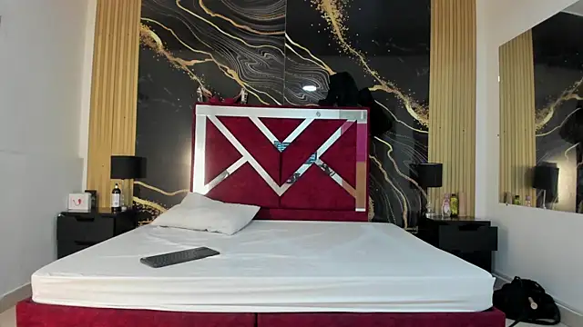 VioletRose as online show from 15, 11, 2025