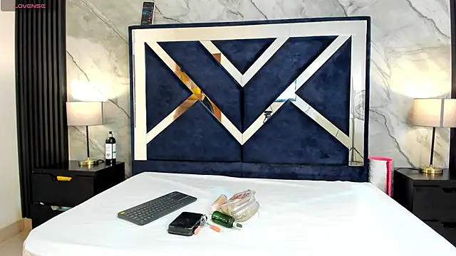 VioletRose as online show from 23, 10, 2025