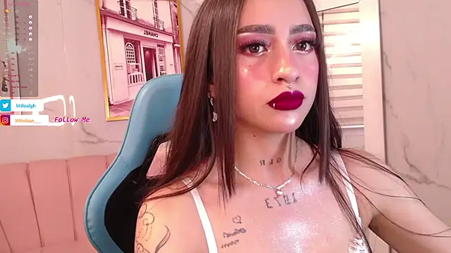 Snapshot of Abril_Velvet_a_ chatting on 17, 10, 2025 Abril Velvet a online show from 17, 10, 2025