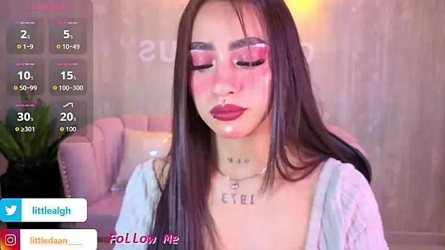 Snapshot of Abril_Velvet_a_ chatting on 12, 11, 2025 Abril Velvet a online show from 12, 11, 2025