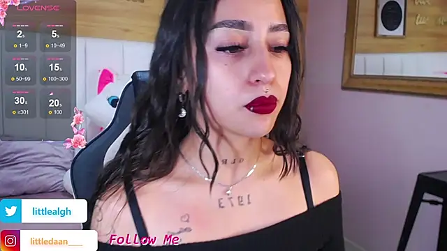 Snapshot of Abril_Velvet_a_ chatting on 21, 10, 2025 Abril Velvet a online show from 21, 10, 2025