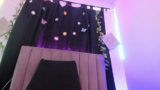 AkiraStone  online show from 7, 10, 2025