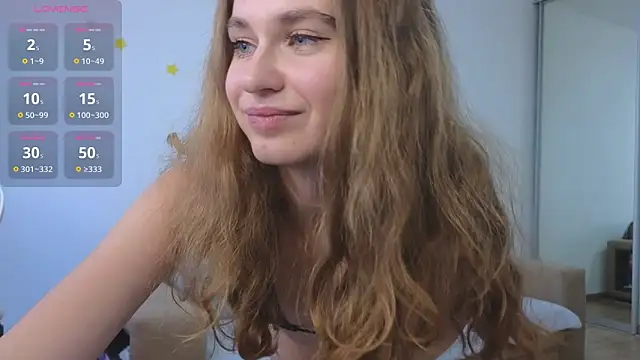 Snapshot of DreamStella chatting on 11, 10, 2025 DreamStella online show from 11, 10, 2025