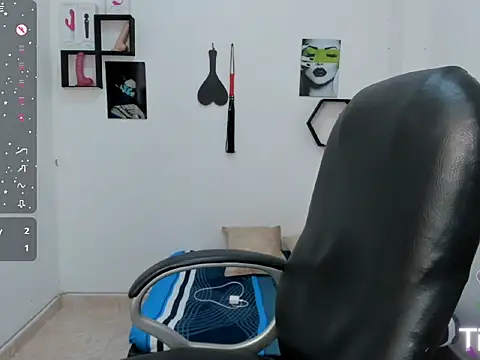 Snapshot of ZoeWright1 chatting on 9, 9, 2025 ZoeWright1 online show from 9, 9, 2025