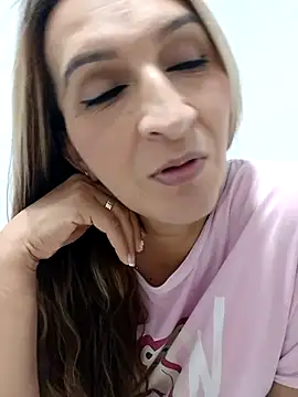 Snapshot of alanastones-19 chatting on 11, 10, 2025 alanastones-19 online show from 11, 10, 2025