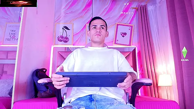 Snapshot of alessandro_musk chatting on 30, 4, 2026 alessandro musk online show from 30, 4, 2026