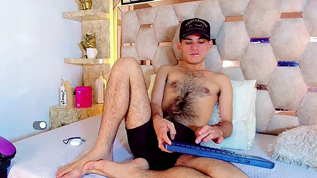 Snapshot of alessandro_musk chatting on 25, 5, 2026 alessandro musk online show from 25, 5, 2026