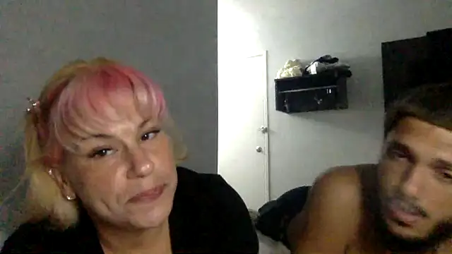 Snapshot of toomuchofafreak chatting on 19, 6, 2026 toomuchofafreak online show from 19, 6, 2026
