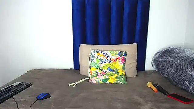 Pinkdollyg online show from 27, 10, 2025