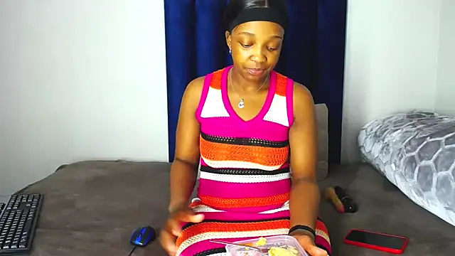 Pinkdollyg online show from 30, 10, 2025