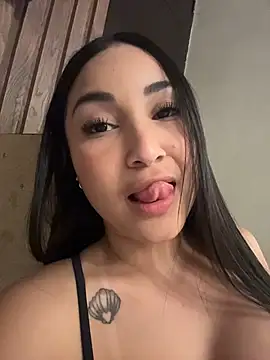 ReinaChloe online show from 7, 11, 2025