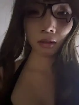 Snapshot of Yiyi-707 chatting on 16, 11, 2025 Yiyi-707 online show from 16, 11, 2025