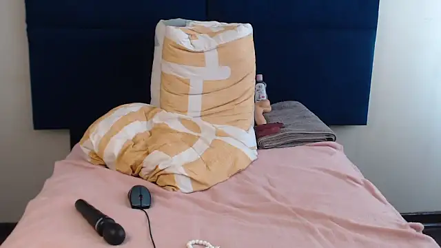 Sexy-Momo online show from 26, 9, 2025