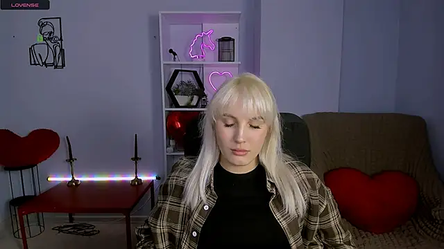 Snapshot of marta_smith chatting on 16, 11, 2025 marta smith online show from 16, 11, 2025