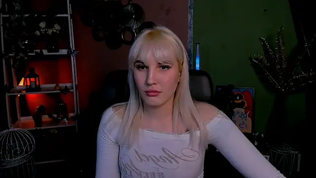 Snapshot of marta_smith chatting on 17, 11, 2025 marta smith online show from 17, 11, 2025