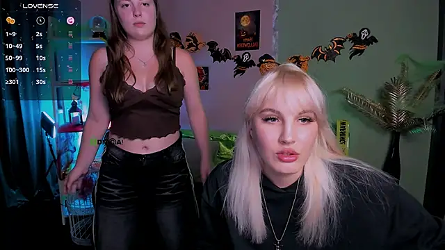 Snapshot of marta_smith chatting on 24, 10, 2025 marta smith online show from 24, 10, 2025