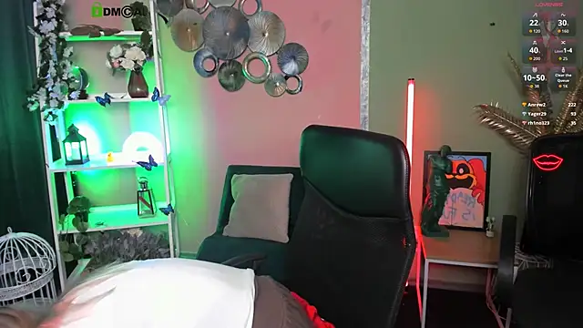 Snapshot of marta_smith chatting on 22, 12, 2025 marta smith online show from 22, 12, 2025