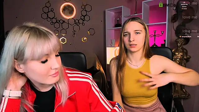 Snapshot of marta_smith chatting on 16, 12, 2025 marta smith online show from 16, 12, 2025