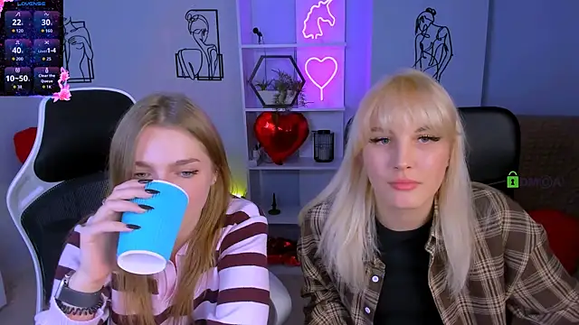 Snapshot of marta_smith chatting on 14, 10, 2025 marta smith online show from 14, 10, 2025