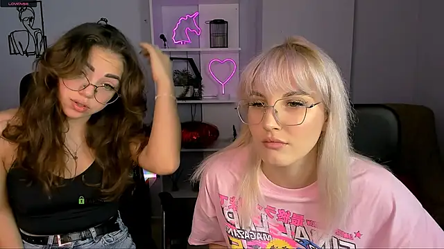 Snapshot of marta_smith chatting on 7, 11, 2025 marta smith online show from 7, 11, 2025