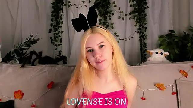 Snapshot of ElizSpieth chatting on 21, 10, 2025 ElizSpieth online show from 21, 10, 2025