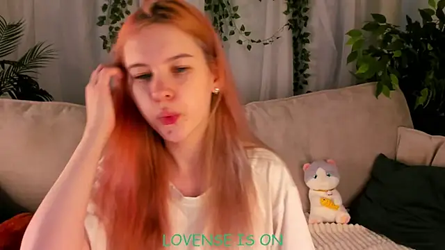 Snapshot of ElizSpieth chatting on 9, 10, 2025 ElizSpieth online show from 9, 10, 2025