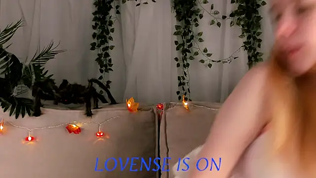 Snapshot of ElizSpieth chatting on 20, 10, 2025 ElizSpieth online show from 20, 10, 2025