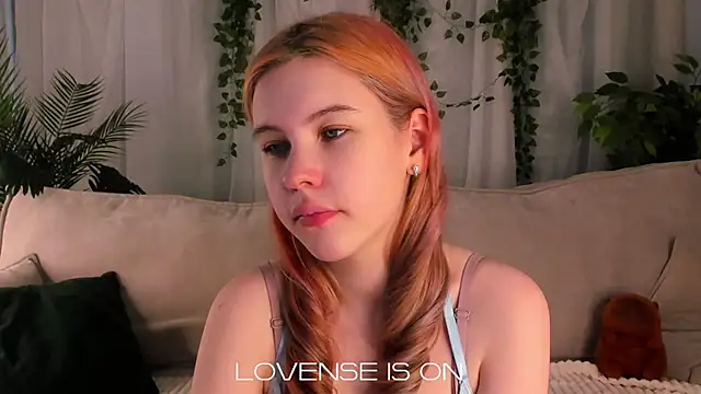 Snapshot of ElizSpieth chatting on 14, 10, 2025 ElizSpieth online show from 14, 10, 2025