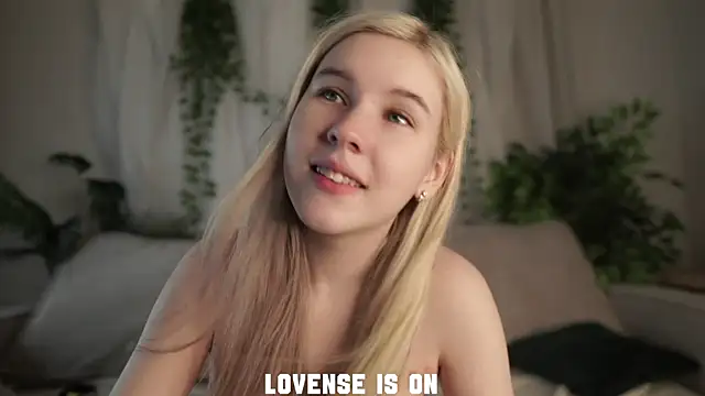 Snapshot of ElizSpieth chatting on 23, 11, 2025 ElizSpieth online show from 23, 11, 2025