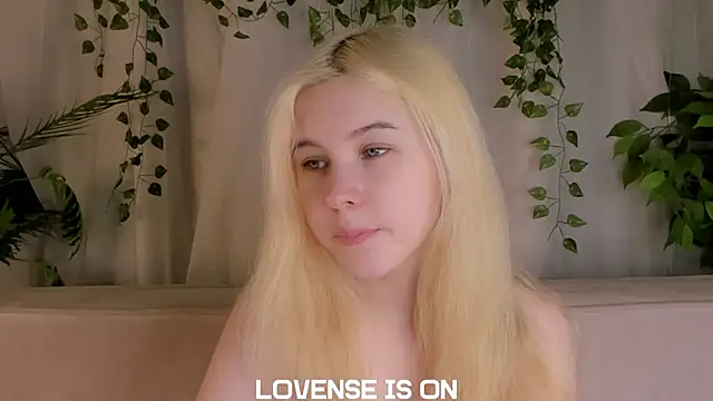 Snapshot of ElizSpieth chatting on 11, 11, 2025 ElizSpieth online show from 11, 11, 2025