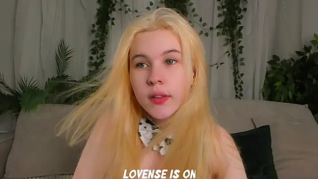 Snapshot of ElizSpieth chatting on 29, 10, 2025 ElizSpieth online show from 29, 10, 2025