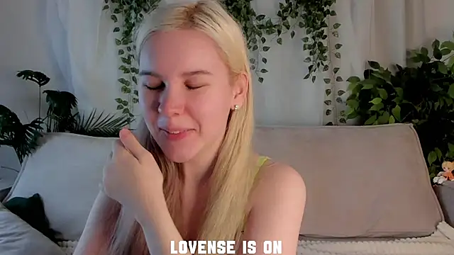 Snapshot of ElizSpieth chatting on 23, 11, 2025 ElizSpieth online show from 23, 11, 2025