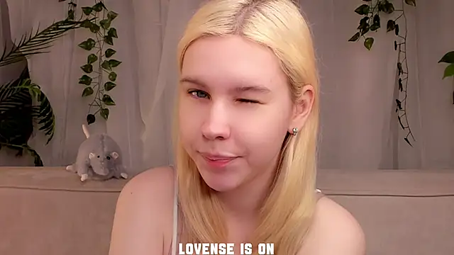 Snapshot of ElizSpieth chatting on 13, 11, 2025 ElizSpieth online show from 13, 11, 2025