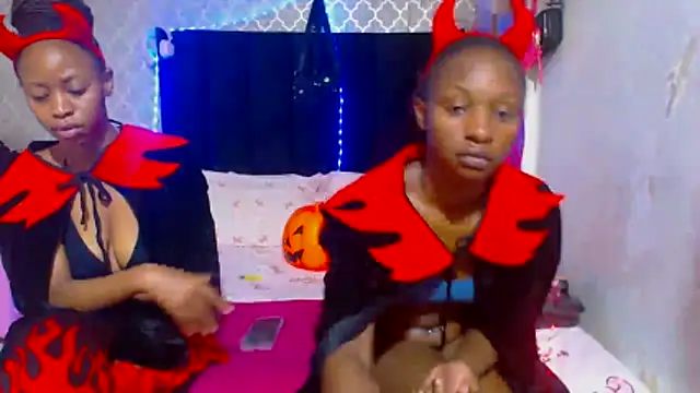 LonelyQueenxx25 online show from 31, 10, 2025