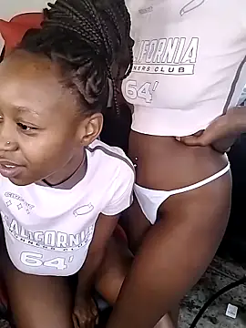 LonelyQueenxx25 online show from 2, 11, 2025