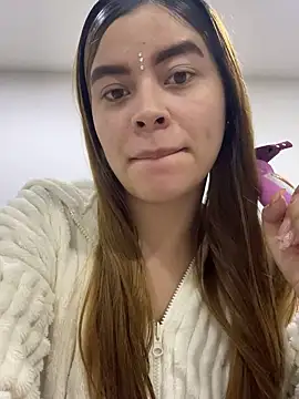 CharlotteBrownn  online show from 22, 10, 2025