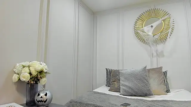 CharlotteBrownn  online show from 4, 11, 2025