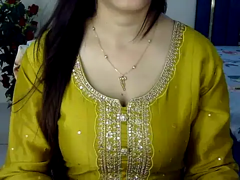 Rumi cute online show from 19, 4, 2026