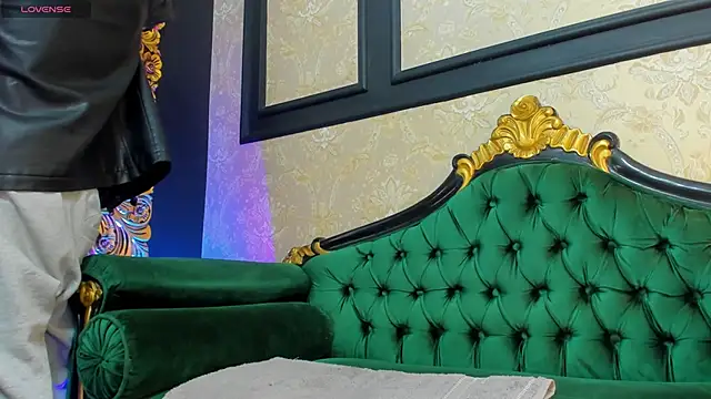 AlessandroKiing online show from 10, 9, 2025