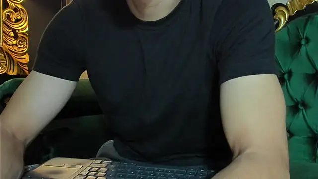 AlessandroKiing online show from 9, 7, 2026